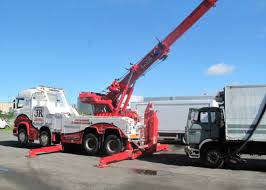 Remorquage poids lourds avec grue